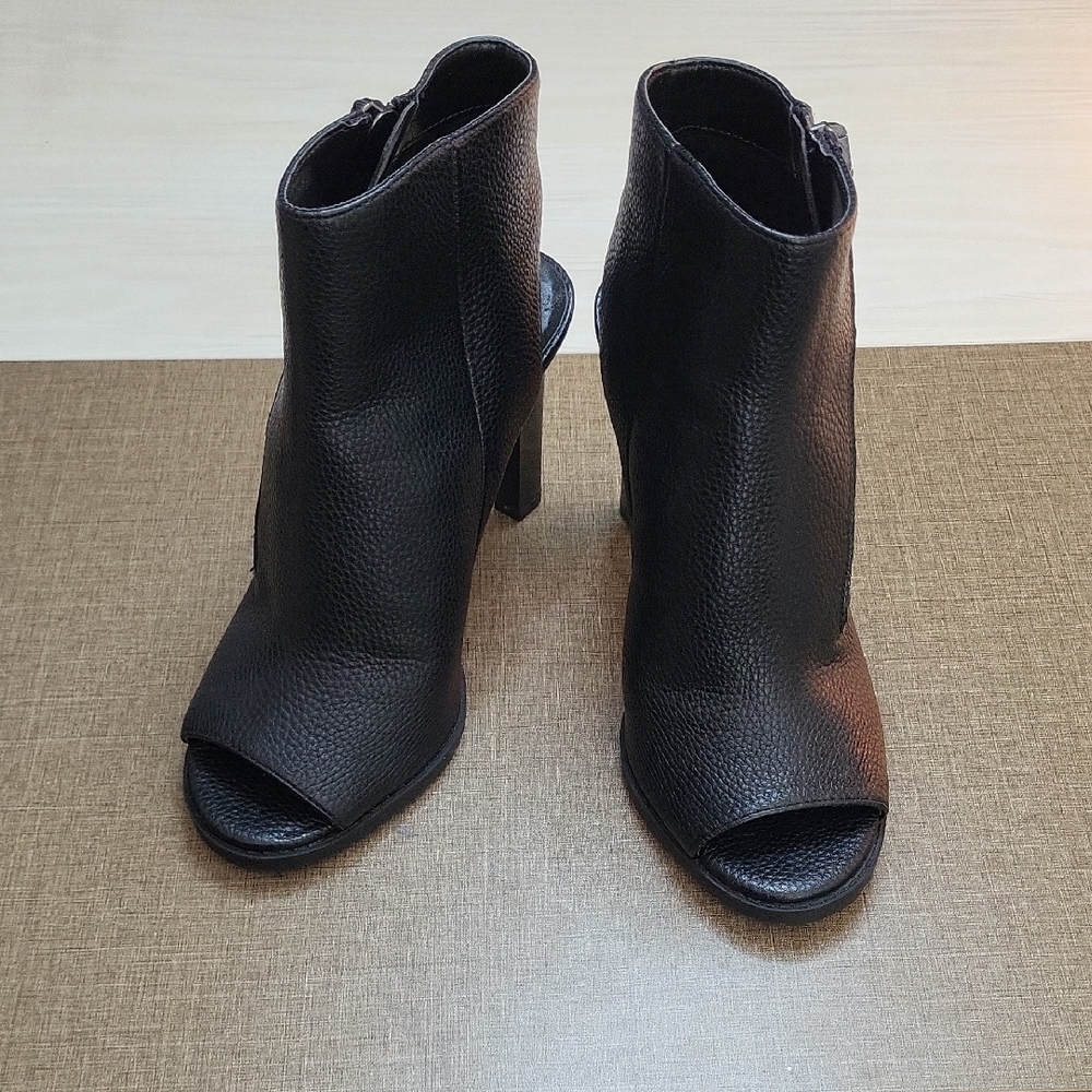DKNY Black Peep-Toe‎ Ankle Boots SZ6.5